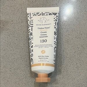 Drunk Elephant Umbra Tinte Mineral Cream SPF 30 - White and Tan